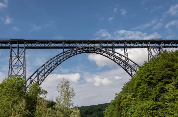 Muengstener-Bruecke-94810831-089aeeb3@1526w