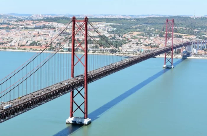 Ponte-25-de-Abril-@suru-zd-1024x682